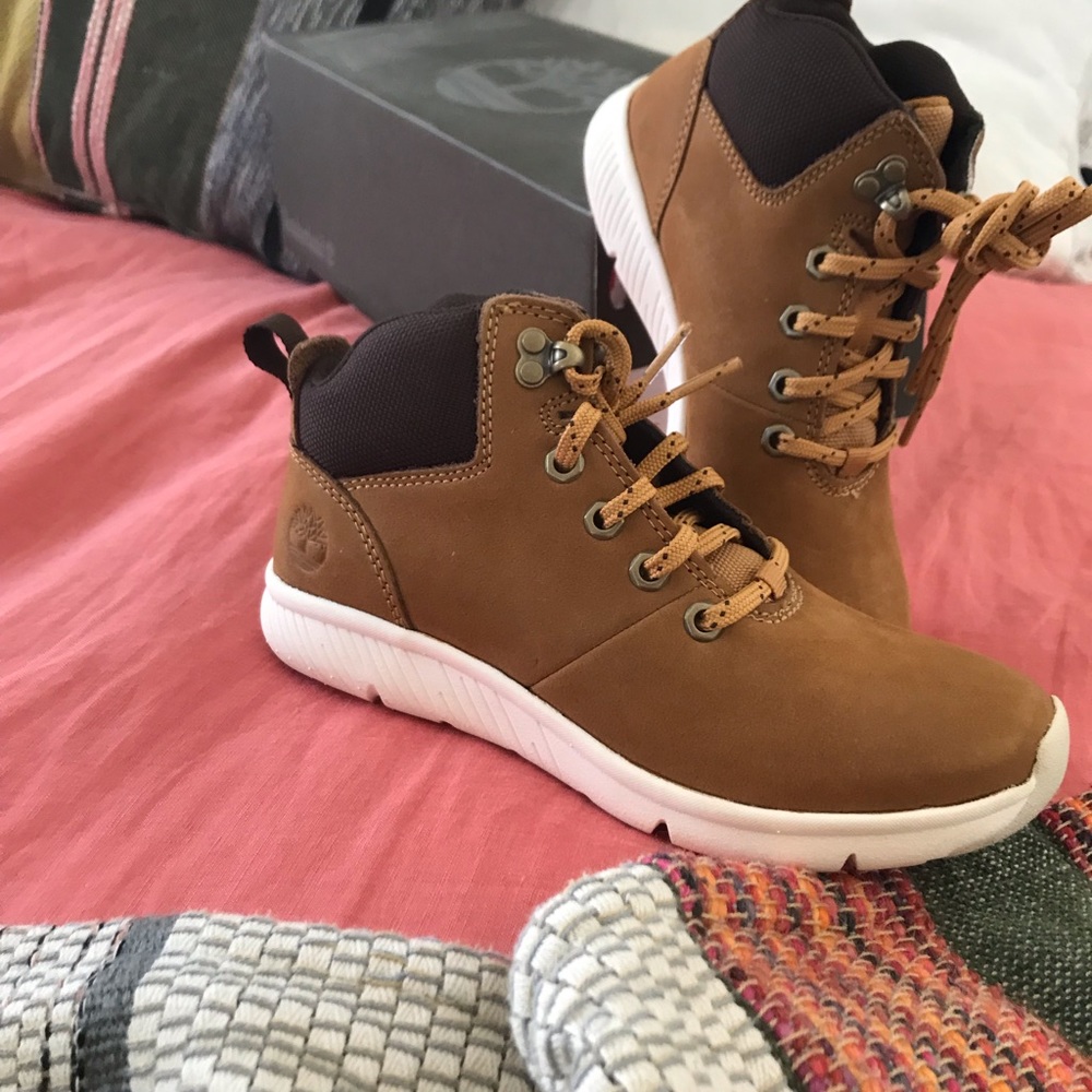 Boys Timberland Shoes Size 1.5